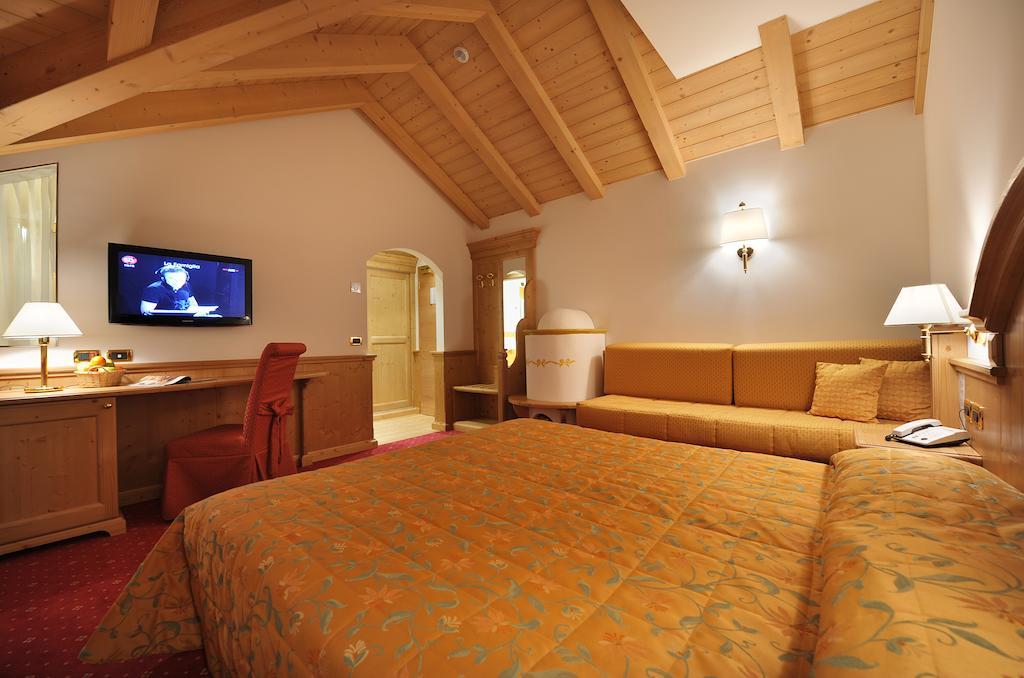 Sporthotel Rosatti Dimaro Cameră foto